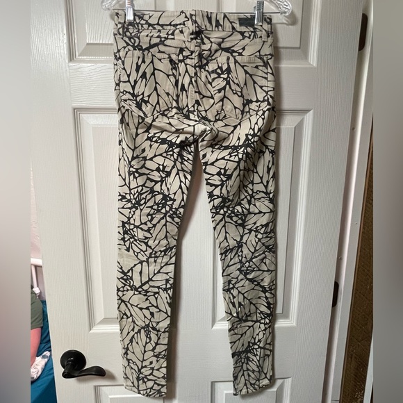 PAIGE Denim Taupe Gray Print 5 Pocket SKYLINE SKINNY Jeans Womens Size 27 - Picture 10 of 13
